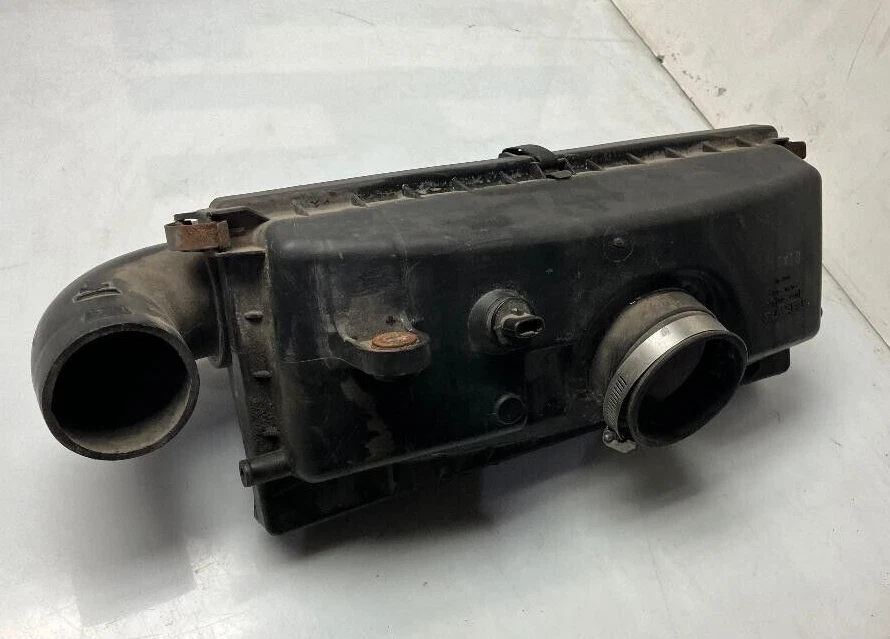 2002-2003 SUBARU IMPREZA AIR INTAKE FILTER BOX P/N PP-T40 GENUINE OEM PART - Image 3 of 4