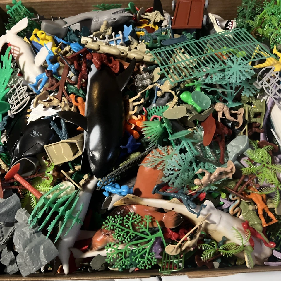 ENORME Lote de 17 lb+ Plástico Ejército Hombres, Animales, Zombis, Vaqueros etc. Foto 2 de 4