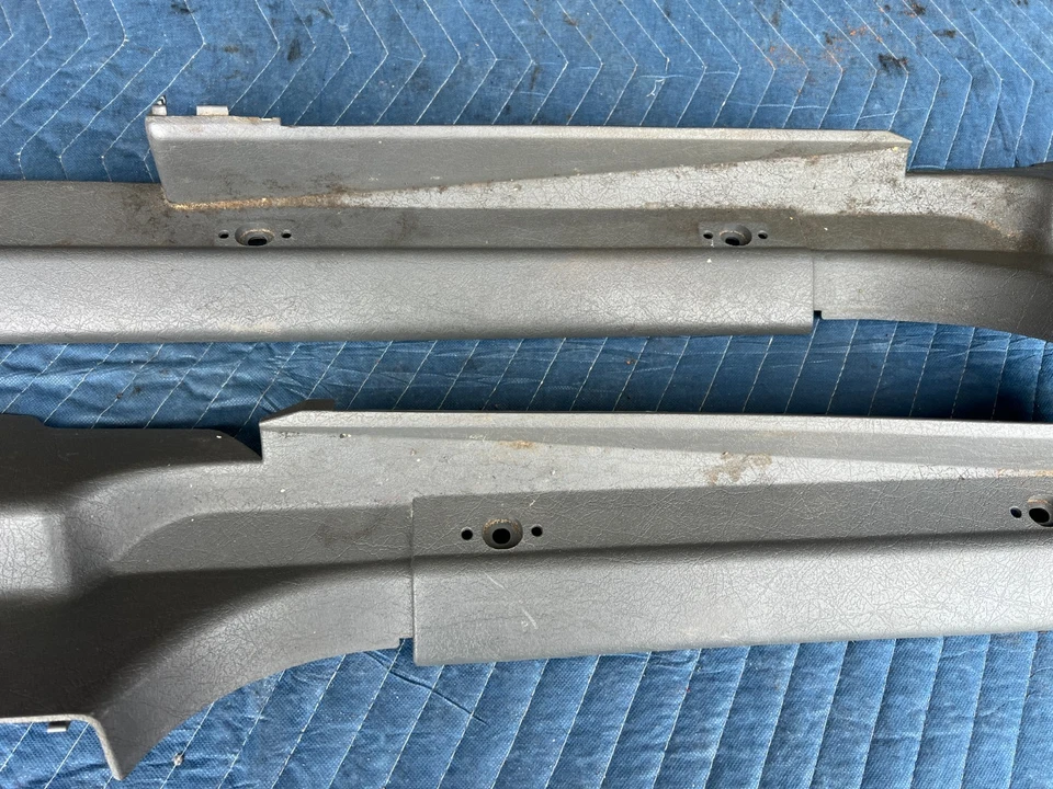Volvo 740 940 1989-1995 sedán par de molduras de umbral de puerta derecha e izquierda gris OEM #3673EM Foto 4 de 4