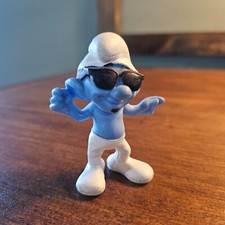 2013 Peyo McDonalds Toy The Smurfs Smooth Smurf With Sunglasses