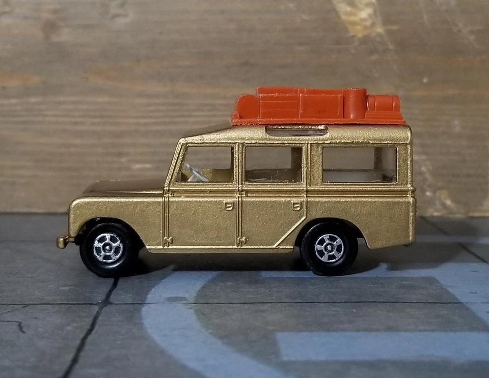 MATCHBOX SUPERFAST N°12c LAND ROVER 109 SAFARI GOLD 1970 RESTAURATO Scala 1:72 - Immagine 3 di 4