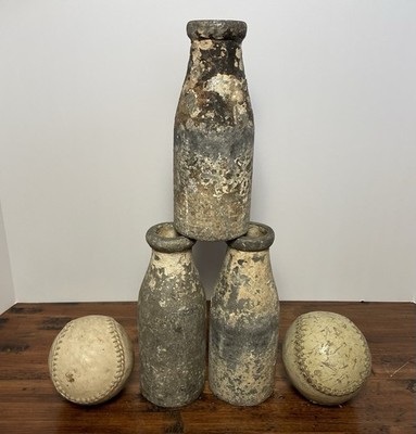 VTG Weighted Carnival Knock-Down Milk Bottles Set Of 3 Bottles w/2 Balls  Lot #2
