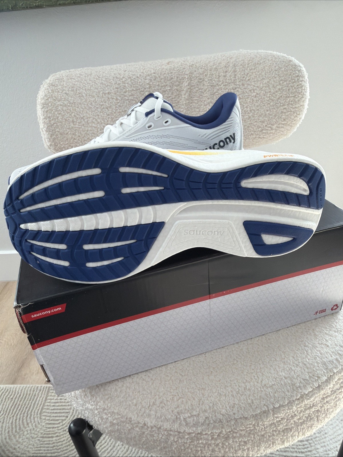 Saucony Mens Ride 18 Running Sneaker Size 9 S21000-164 White Azurite thumbnail 15