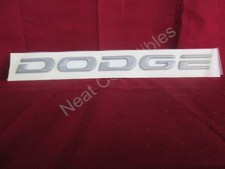 Placa de identificación del maletero trasero izquierdo Dodge Intrepid emblema 1993 cuarzo medio nuevo