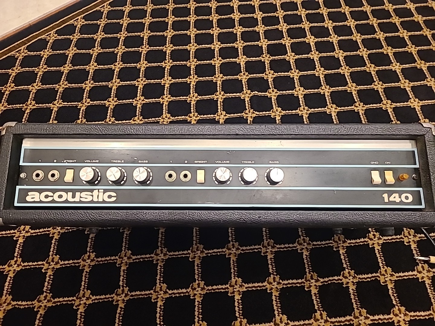 Rare Vintage Acoustic 140 Guitar / Bass Amp Head Tested Working