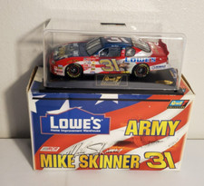 Revell Mike Skinner DieCast Replica 1:24 Team Lowe's Racing NASCAR 2000 Army H1