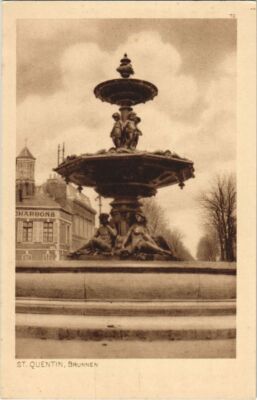Old postcard Saint Quentin- Brunnen FRANCE (1046224)