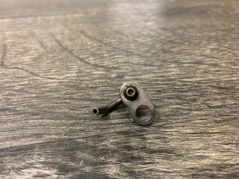 Suzuki GSXR750 GSXR600 GSXR750 OEM Motor Pistón Cooling Jet 11390-35F00 Foto 2 de 2