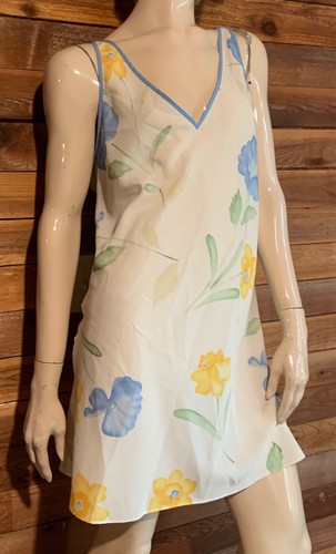 SECRET TREASURES MULTICOLOR FLORAL SIZE MEDIUM NIGHTGOWN and ROBE SET #14328 - Picture 9 of 12