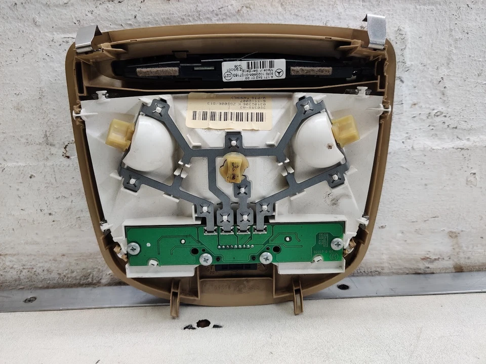 Mercedes-Benz GL 320 X164 2008 luz interior trasera pantalla PDC 1715420123 Foto 2 de 3