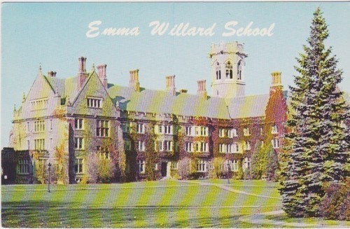 Emma Willard School-TROY, New York - Bild 1 von 2