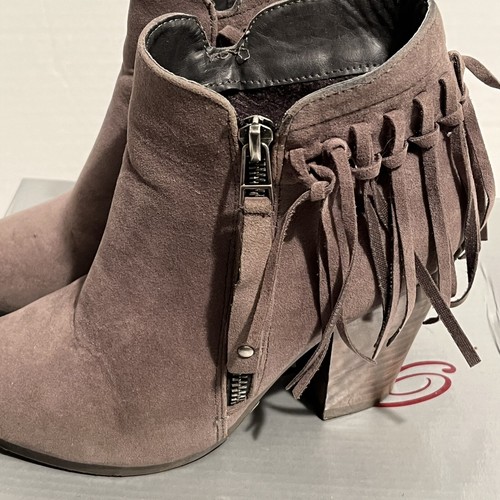 Breckelles Faux Suede Taupe Fringed Ankle Boot 6 Stacked Heel Zip Side Gail EUC - Picture 2 of 11