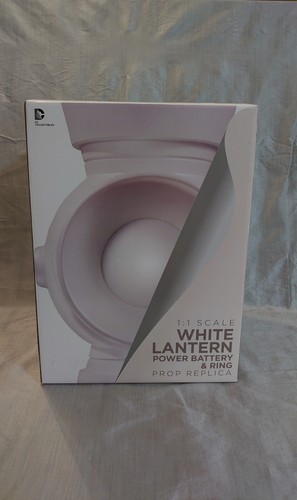 DC collectibles WHITE  LANTERN POWER BATTERY & Ring replica statue 1:1, Prop