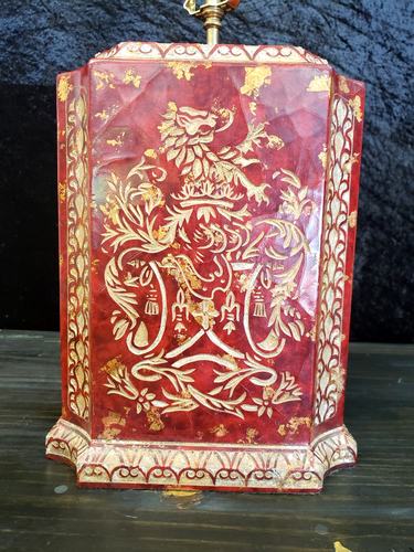 WILDWOOD LAMPS FAUX TORTOISESHELL LACQUERED CARVED CREST COAT OF ARMS LAMP - Picture 8 of 24