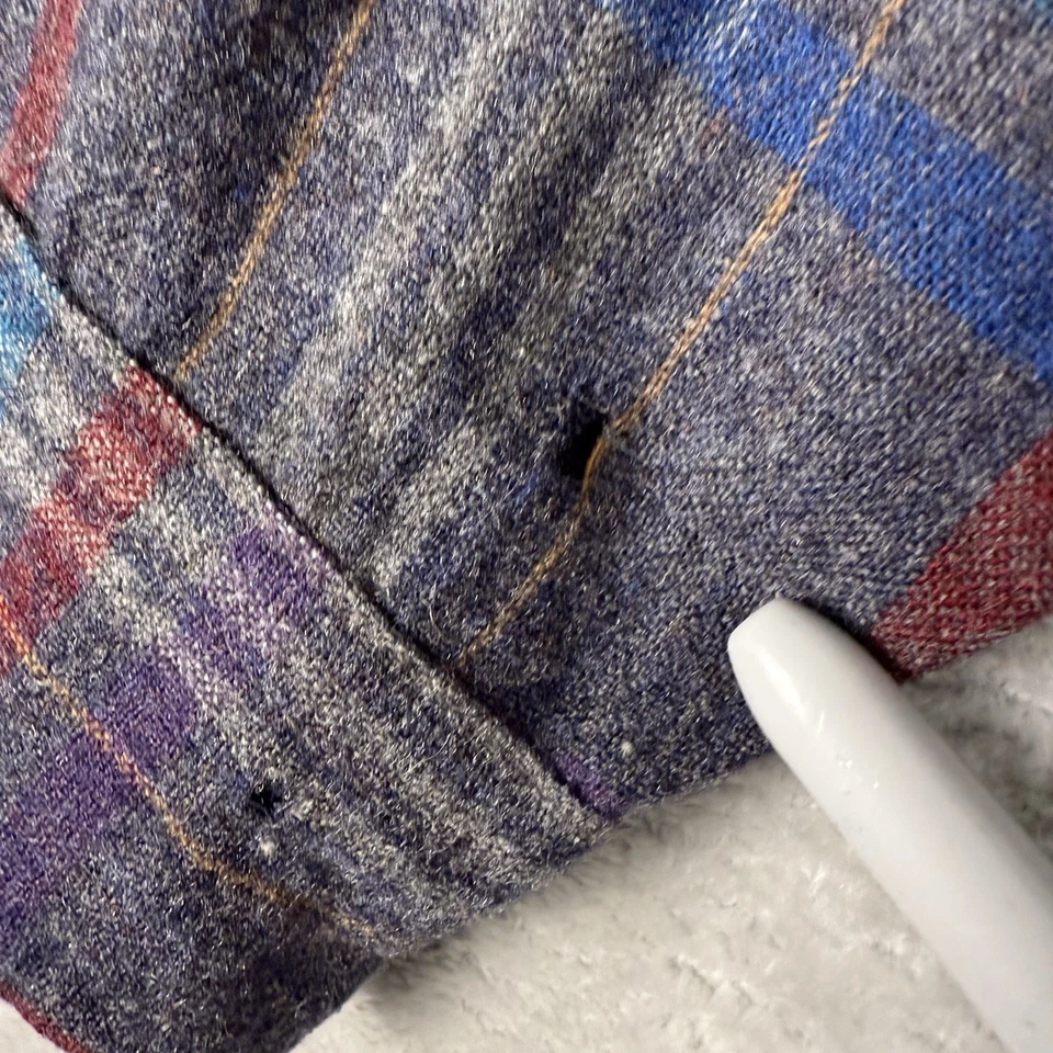 Pendleton Original Board Shirt 100% Wool Button Down Men’s Size Med Flannel - Image 4 of 4