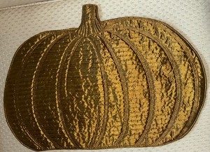 A BEAUTIFUL Golden Pumpkin Placemat-Yellow/Orange/Brown *NEW* w/Issue