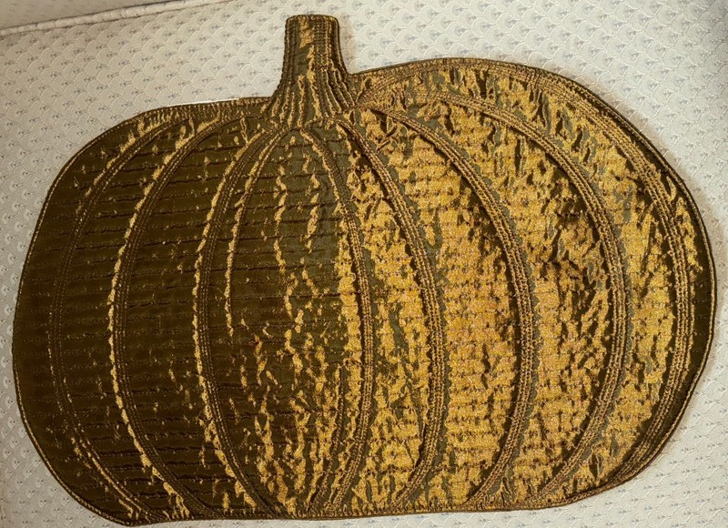 A BEAUTIFUL Golden Pumpkin Placemat-Yellow/Orange/Brown *NEW* w/Issue