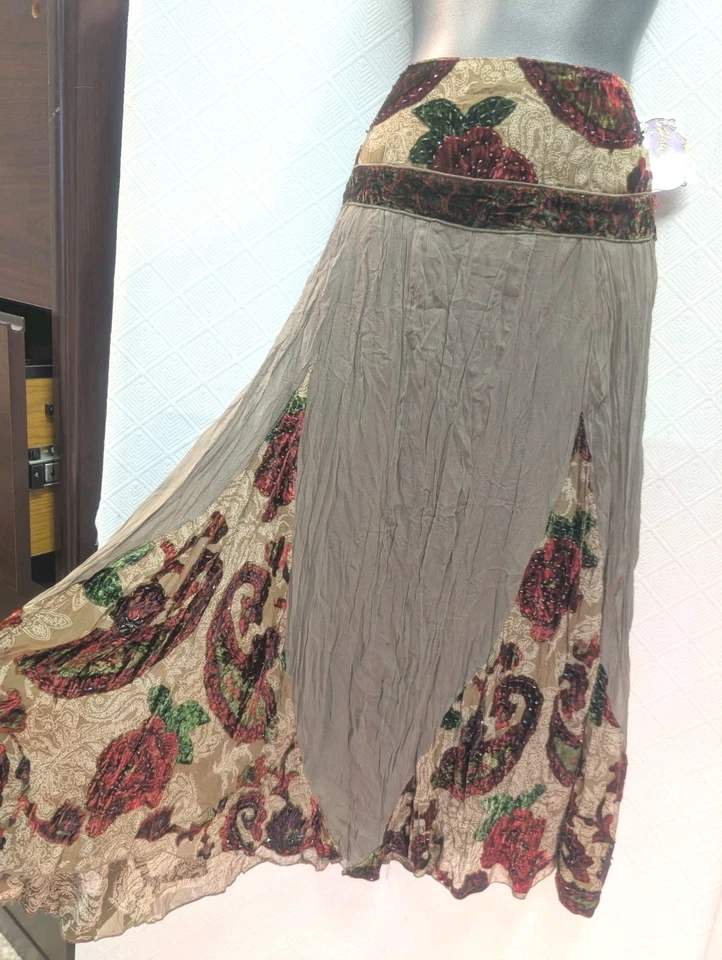 Falda bohemia de seda Hale Bob M-L nueva con etiquetas con cuentas y terciopelo $198 Foto 2 de 4