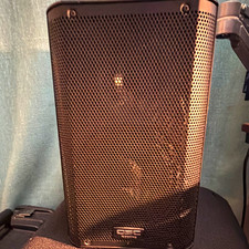 QSC K8 8in 1000W RMS Active Powered PA Speaker Black XLR 1/4 RCA Wired
