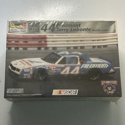 NIB 1998 TERRY LABONTE PIEDMONT #44 MONTE CARLO 1/24 REVELL MODEL KIT #85-3152
