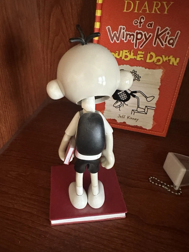 "diary of a wimpy kid" Lot "Double Down" Signed Book, Figurine,  Greg Heffley - Image 3 of 4