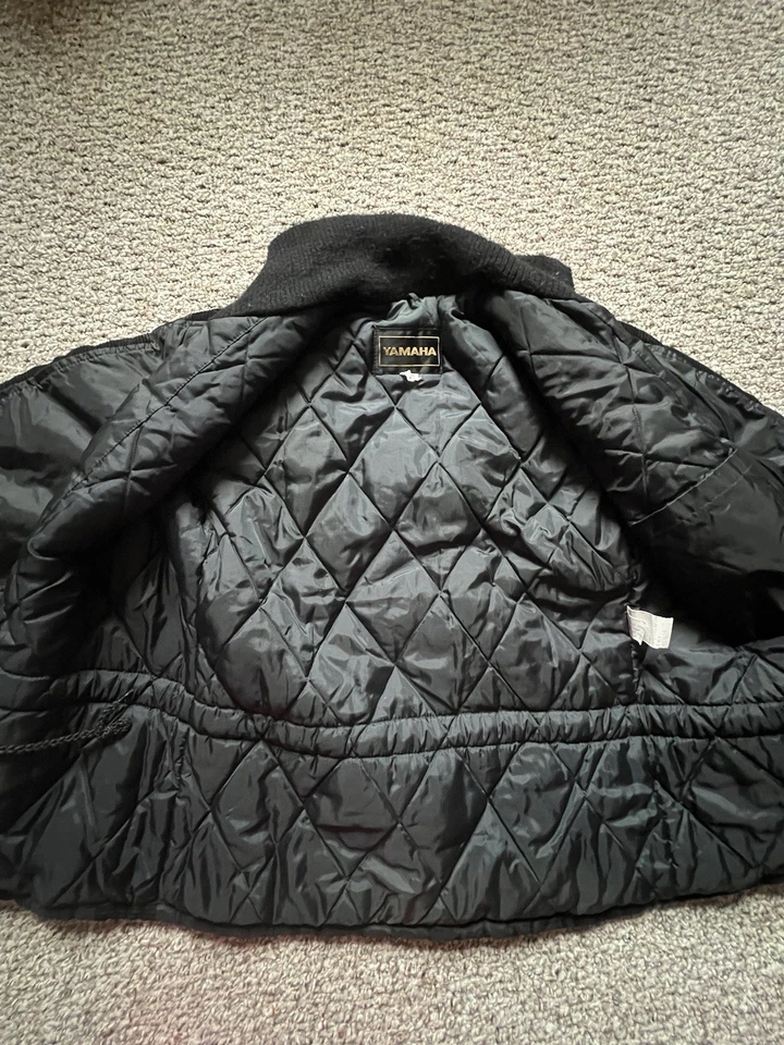 雅马哈黑色复古雪地摩托夹克女式中号全拉链 Puffer — 第 4/4 张图片