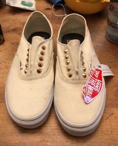 VANS Off the Wall Classic Slip On Ivory 