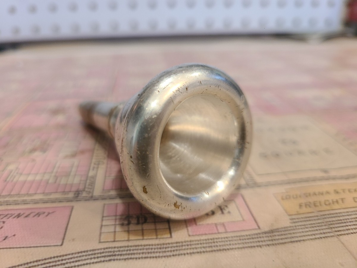 Vintage King 28 trombone mouthpiece • small shank • nice condition