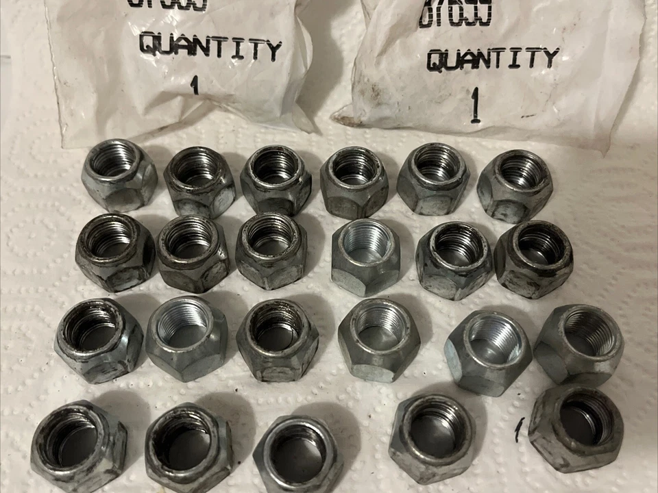 Зажимные гайки - набор из 25 - для Volvo 240 242 244 245 260 (1975-1993) - #87699 - Изображение 2 из 3