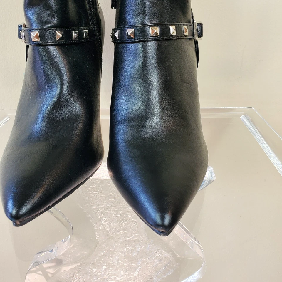 Женские сапоги Betseyville 9 черные искусственная кожа серебристые с заклепками заостренный носок  - Изображение 4 из 4