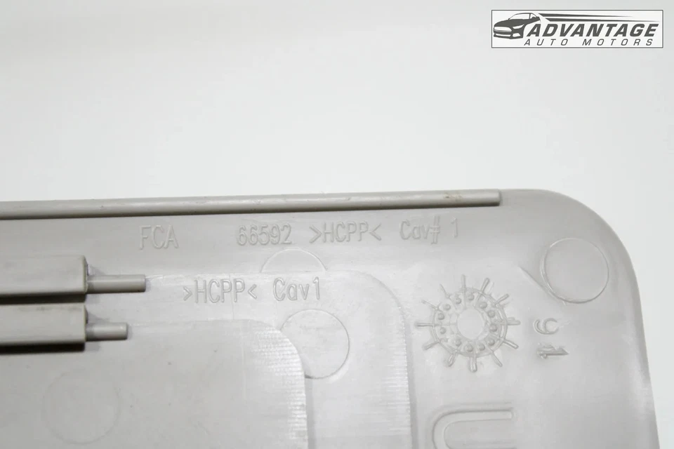 CHRYSLER PACIFICA 2017-2024 TRASERO DERECHO PILAR C CINTURÓN DE SEGURIDAD BISEL OEM Foto 4 de 4