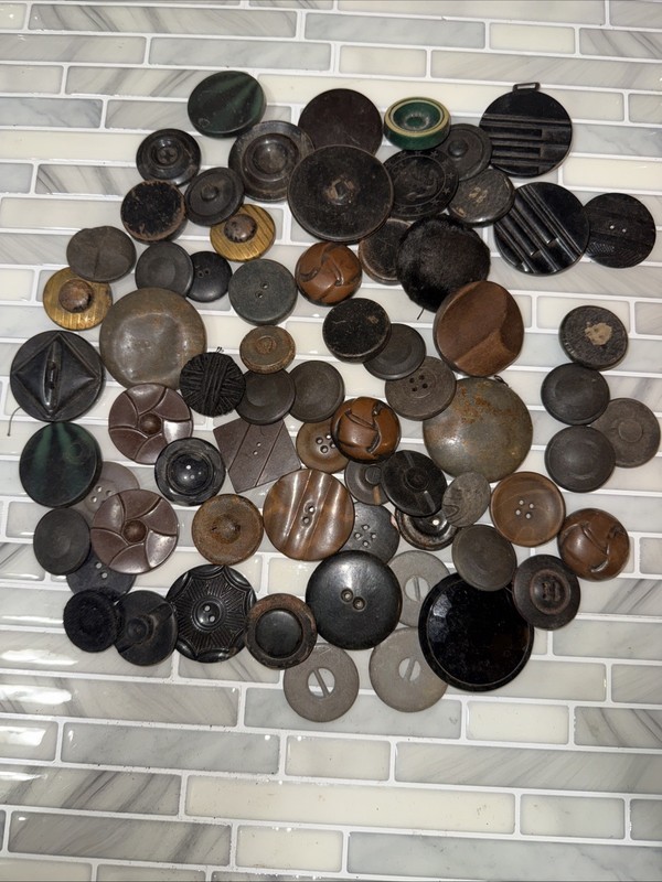Lot Of 68 Vintage And Antique Buttons Various Assortments Metal Plastic Wood 