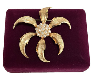 Authentic MARCEL BOUCHER Vintage Gold Plated Spider Mum Faux Pearl Cluster Brooch Pin