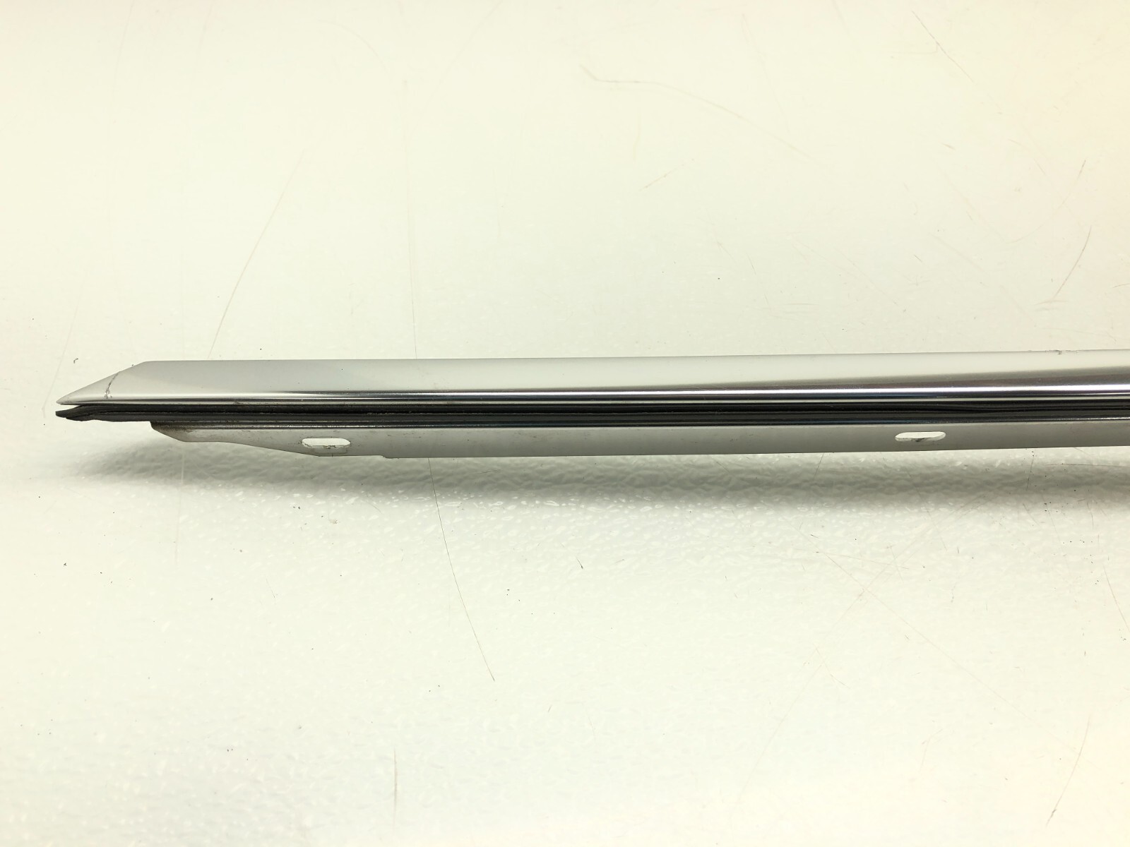 2014-2017 MASERATI GHIBLI SQ4 RIGHT PASS ROOF WINDOW MOLDING TRIM CHROME OEM.