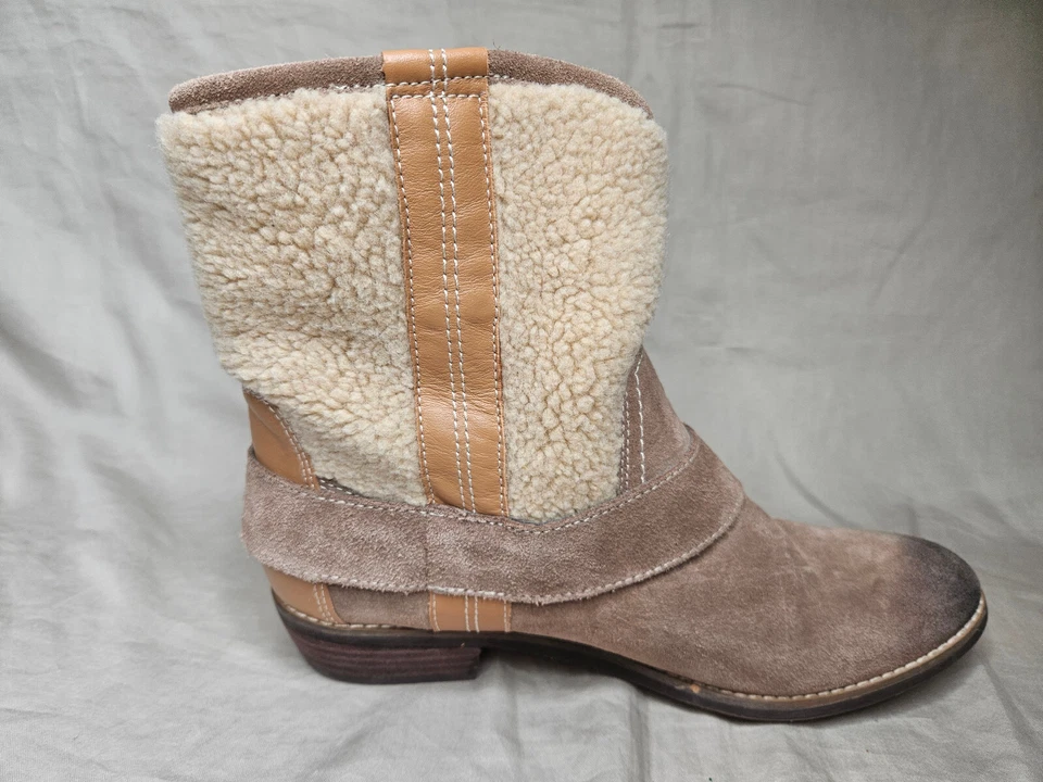 Botines de lana Kelsi Dagger para mujer 10 beige gamuza arnés punta redonda occidental Foto 3 de 4