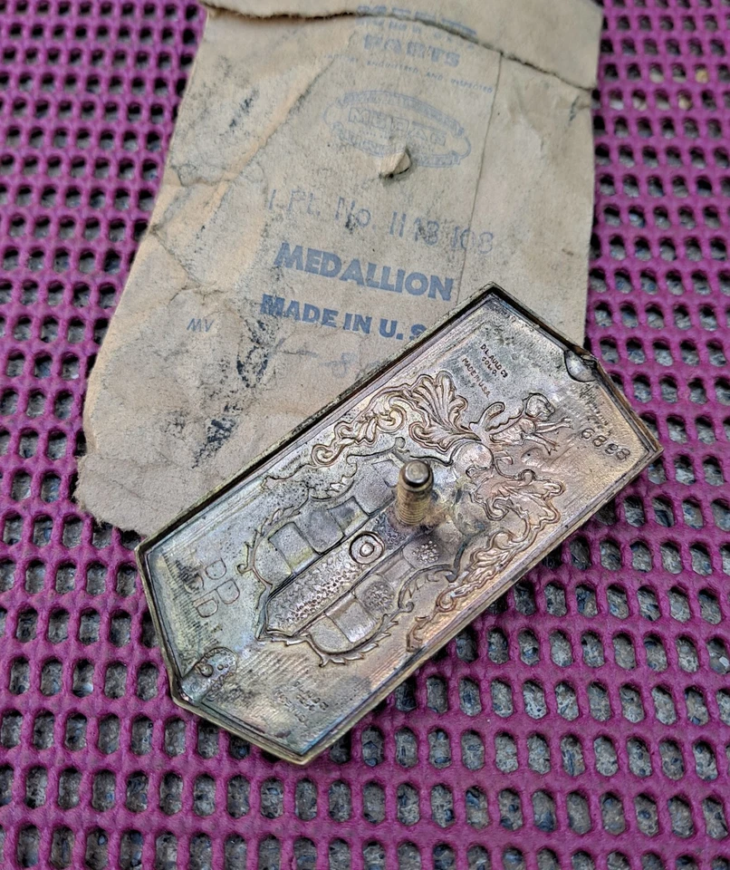 Dodge Deluxe Custom D24 1946 1947 1948 nuevo MoPar capó delantero medallón Foto 2 de 2