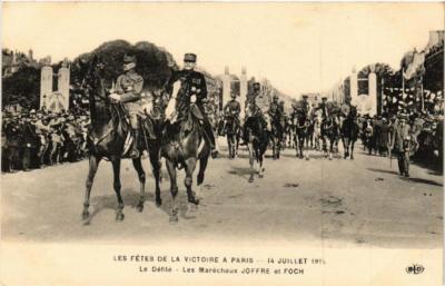CPA PARIS Les fetes de la Victoire. Le Defile. Marschall JOFFRE FOCH (562807)