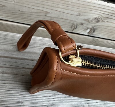 New, 90s Vintage Coach Zip Top Carry All Leather Clutch 9972