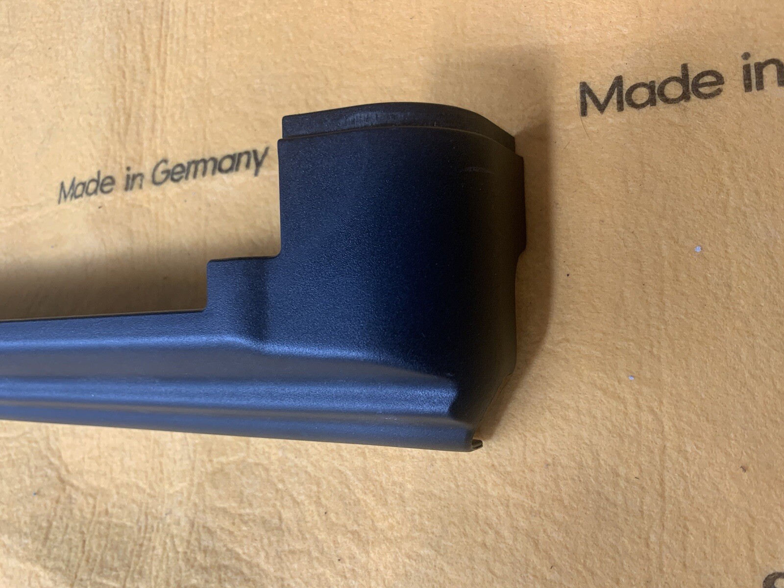 BMW E60 E61 E65 E66 E67 Passenger Right Front Seat Rail BlackCover 
