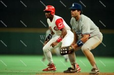 EY130 Eric Karros Dodgers - Reggie Sanders Reds Baseball 8x10 11x14 16x20 Photo