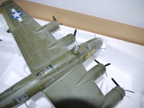 CORGI AA33305 BOEING B17 FLYING FORTRESS '2ND PATCHES' limited edition - Picture 12 of 21