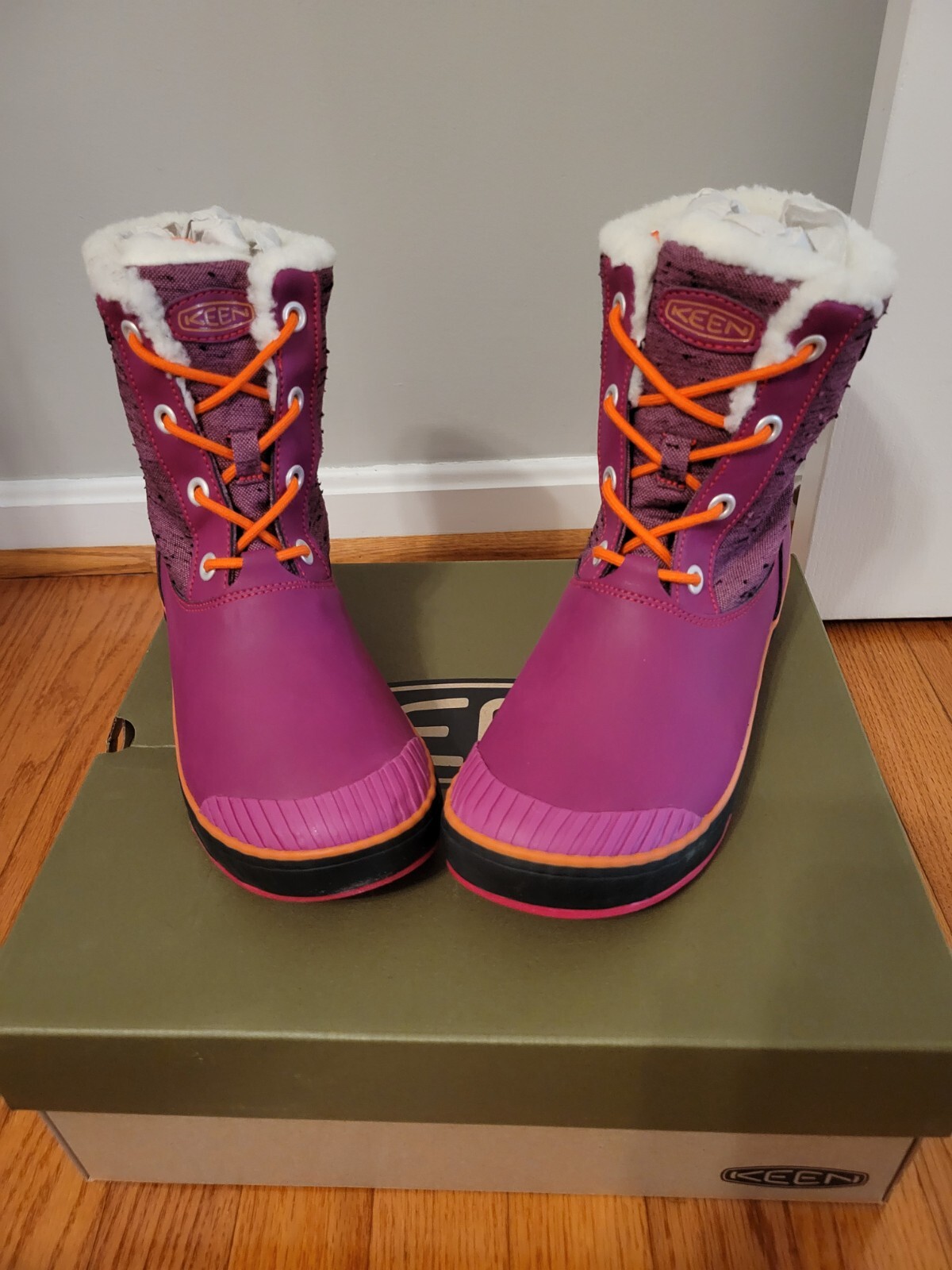 Stivali Elsa Keen nuovi con etichette per ragazze taglia 6 nuovi con etichette WP