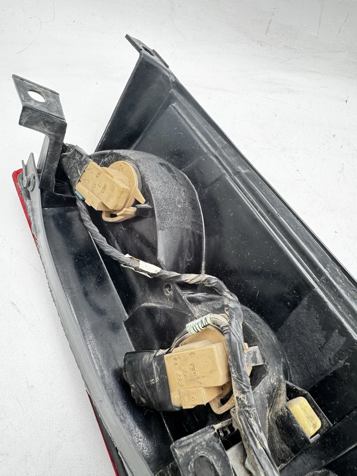 1996-1999 Express & Savanna left driver taillight taillamp tail brake light lamp - Image 4 of 4