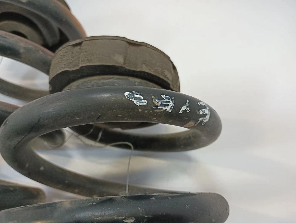 Mola helicoidal esquerda/direita traseira conversível de 2005 AUDI A4 (11354799 - Imagem 2 de 4