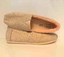 TOMS Cloudbound Women  s Slip-On Slippers Felt Lined Faux Fur Trim Beige/Pink 9