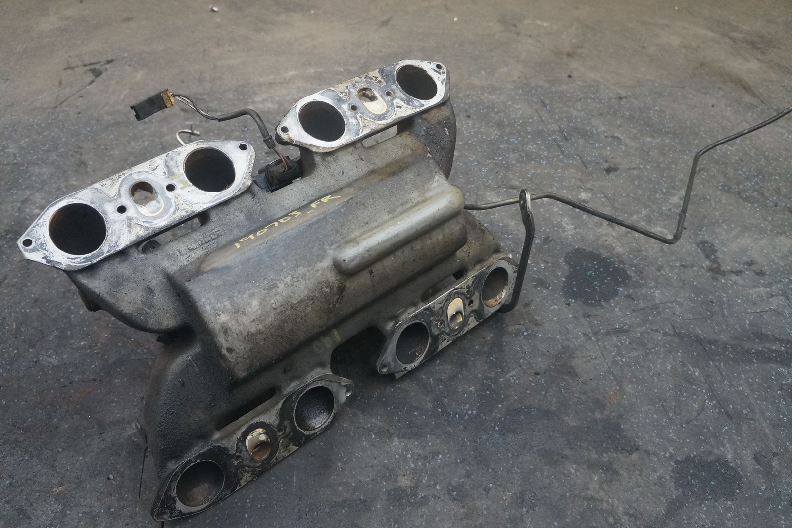 Enigne Air Intake Induction Manifold Assembly OEM UE70432 Bentley Turbo R 1991