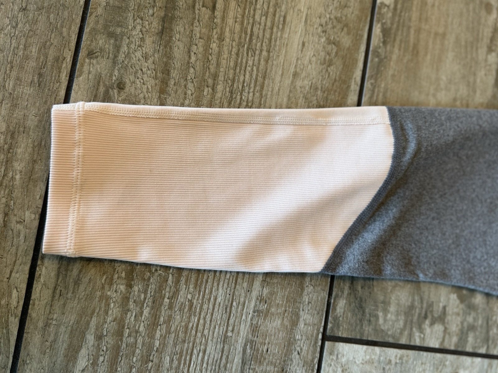 ATHLETA Salutation Modblock Flagstone Grey & Pink… - image 2