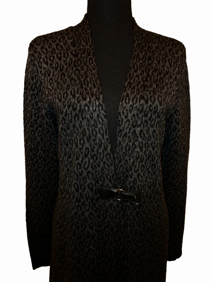 Cárdigan Suéter Largo Calvin Klein Gris Negro Estampado Leopardo Talla L Informal de Negocios Foto 3 de 4