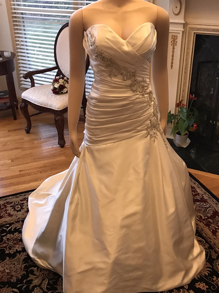 Свадебное платье Lovelle By Lazaro 👗 цвет слоновой кости размер 16 новое с бирками.  Образец платья - Изображение 3 из 4