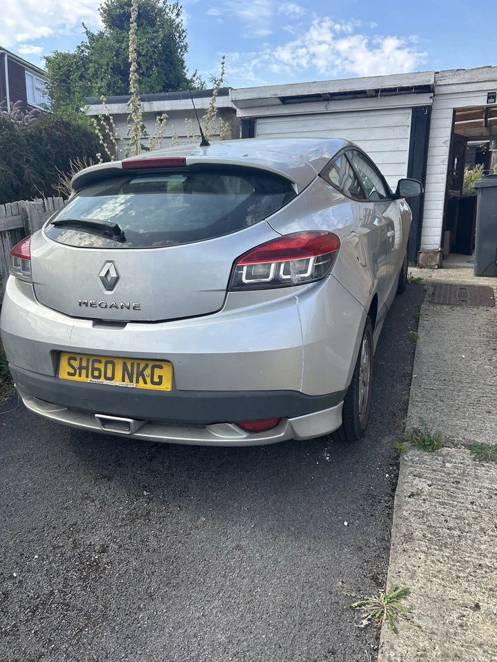 2010 Renault Megane - Image 3 of 4